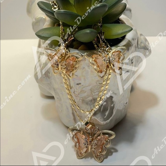 Blush Pink Butterfly set (gold plated) - Picture 3 of 8